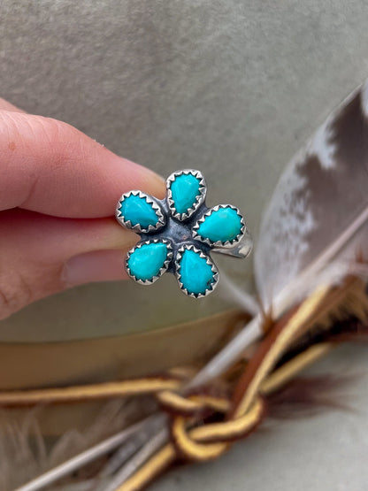 Kingman Turquoise Flower Ring (Size 8)