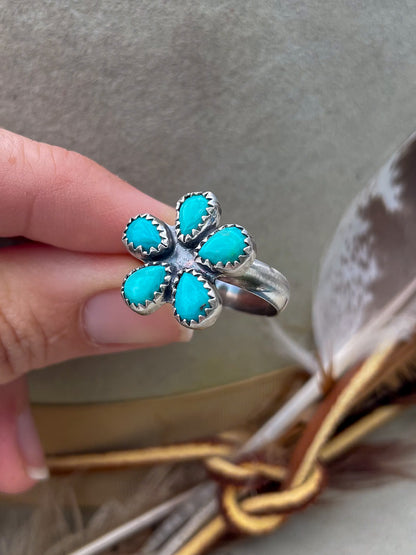 Kingman Turquoise Flower Ring (Size 8)
